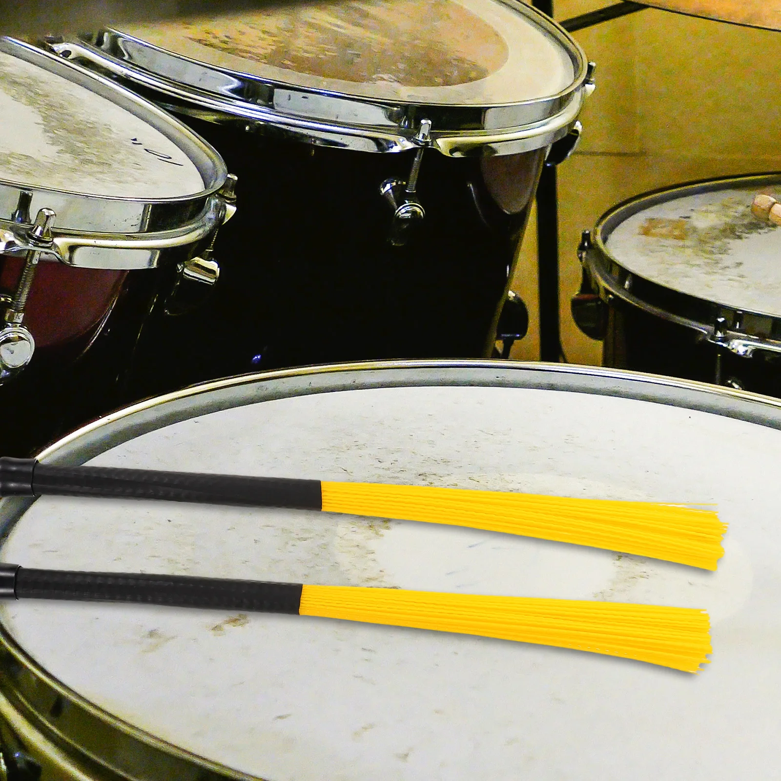 

1Pair Drum Brushes Nylon Ergonomic Handle Bright Yellow Medium Wave Design for Cajon Jazz Snare Percussion Brushes