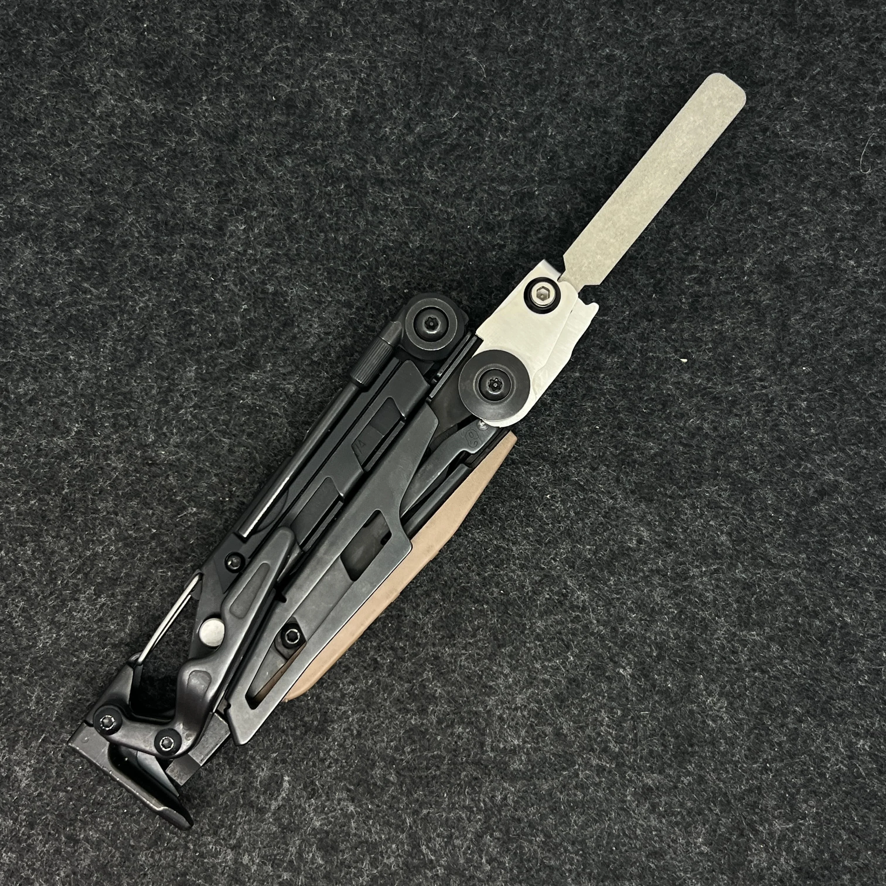 Metal/Wood Saw T-Shank Holder with Thumb Grip and 600 Mesh File For Leatherman MUT EOD MOD Part DIY Accessories view 3