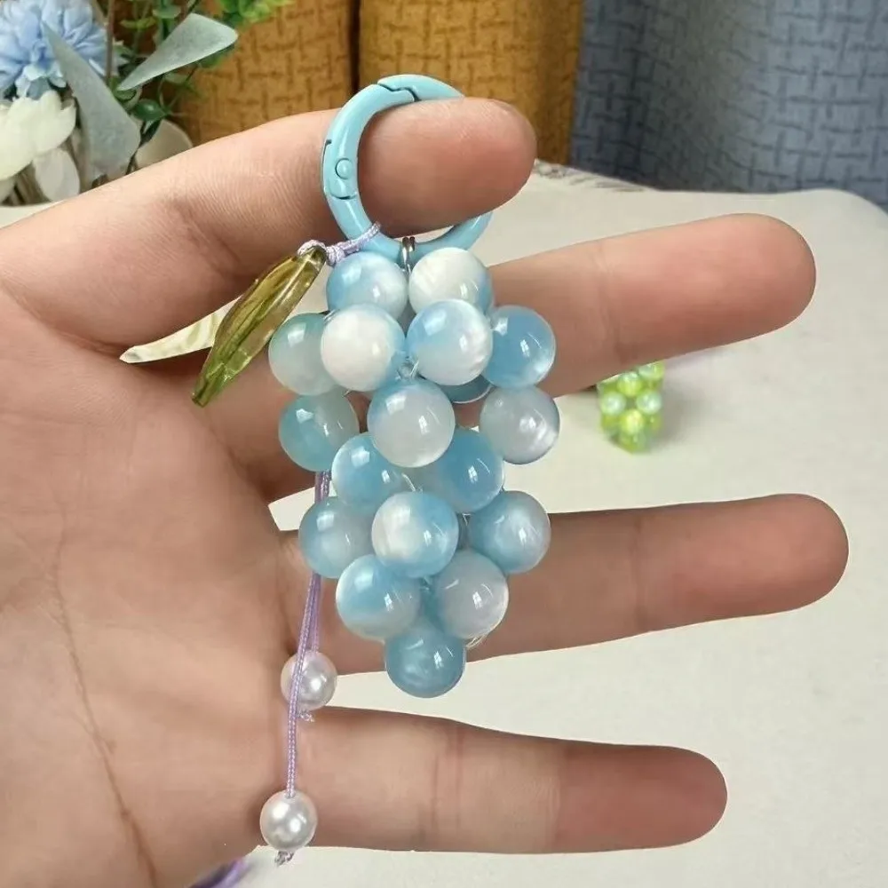 Niedlicher Schlüsselanhänger aus Legierung in Traubenform, glasierter Mini-Frucht-Schlüsselring, leichter Perlen-Taschenanhänger für Damen – Detail 7