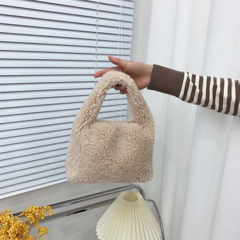 Autumn/Winter New Handheld, Sherpa Bag for Women, Fashionable Versatile Single Shoulder Crossbody Small Square Bag with Chain
