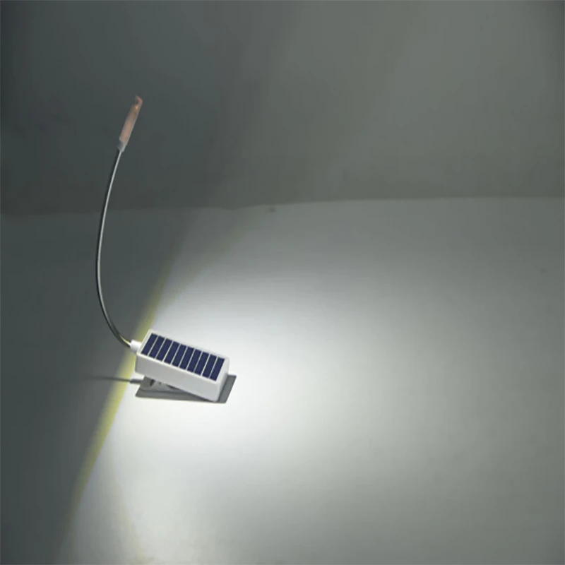 Lampe LED solaire à recharge USB, luminaire d'urgence portable, idéal pour la lecture ou le camping