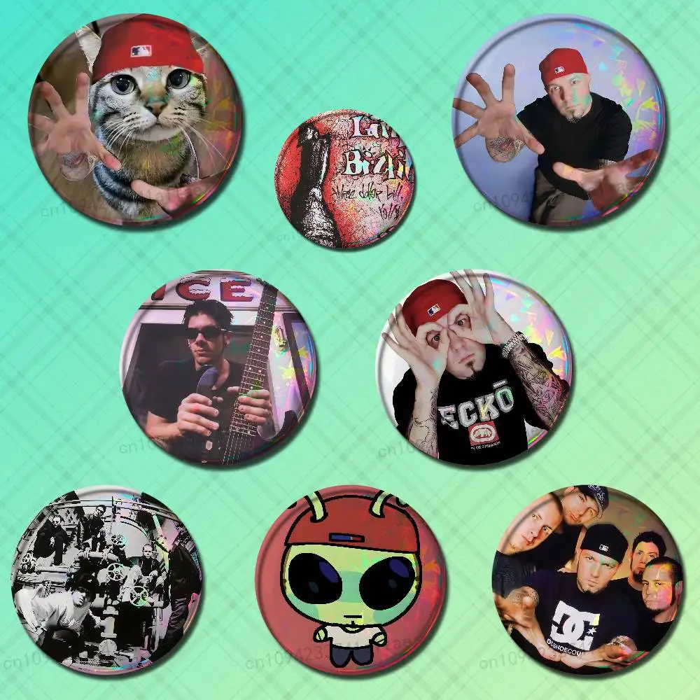 Rock L-Limp B-Bizkit Band Badges Round Cosplay Pin Bag Decor Fans Collect Friends Gifts Brooch Souvenir