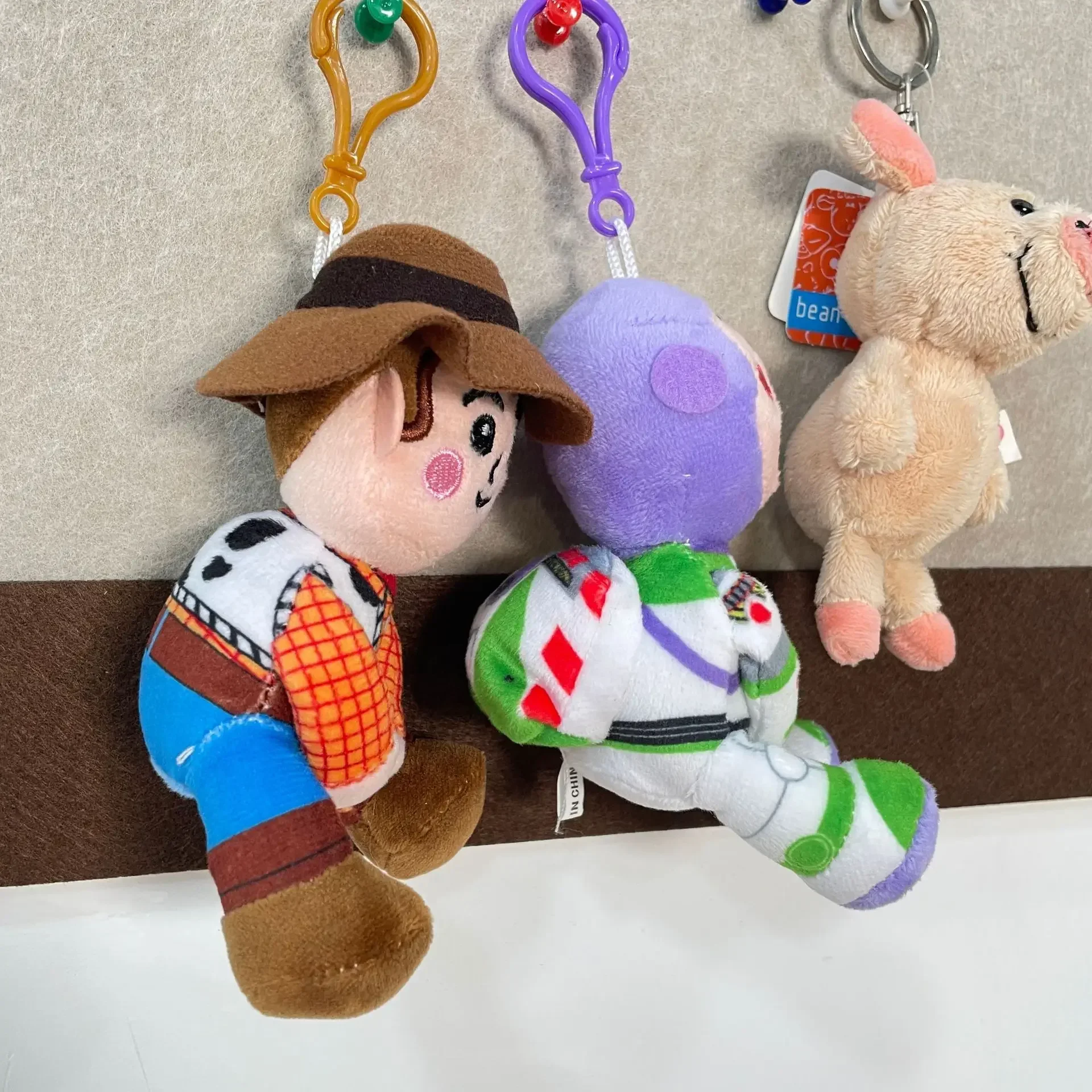 Porte-clés en peluche Disney Toy Story, Woody, Buzz Lightyear, Lotso, figurine d'anime, pendentif de sac en peluche, marionnette, jouets cadeaux