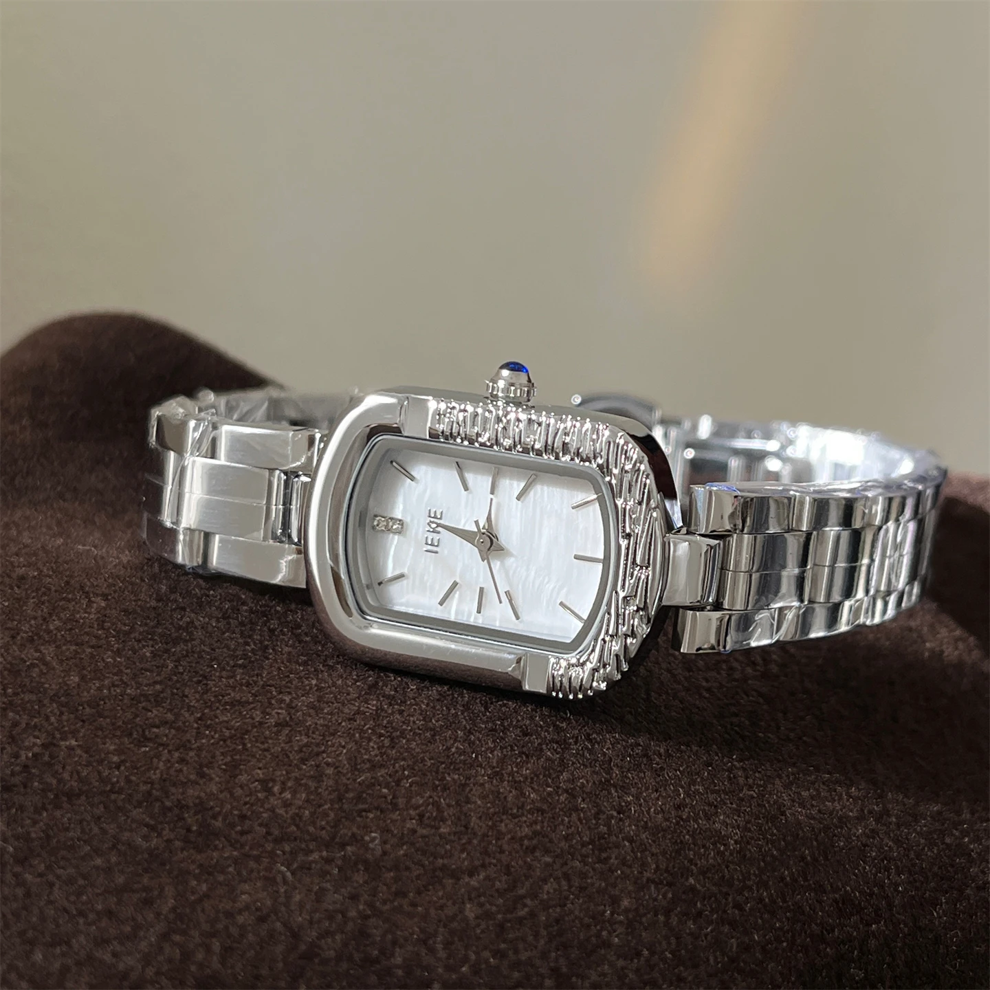 ساعة سلسلة نسائية جديدة، طراز كوري، قرص مربع بسيط، ساعة كوارتز من الفولاذ المقاوم للصدأ راقية، إكسسوار نسائي.