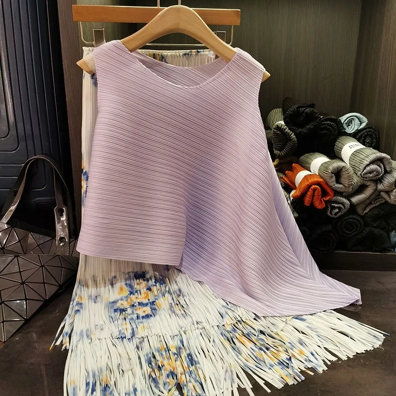 

Miyake Summer New Irregular Pleated Round Neck Sleeveless Undershirt Printed Fringe Half Skirt Suit Elegant Vacation Style