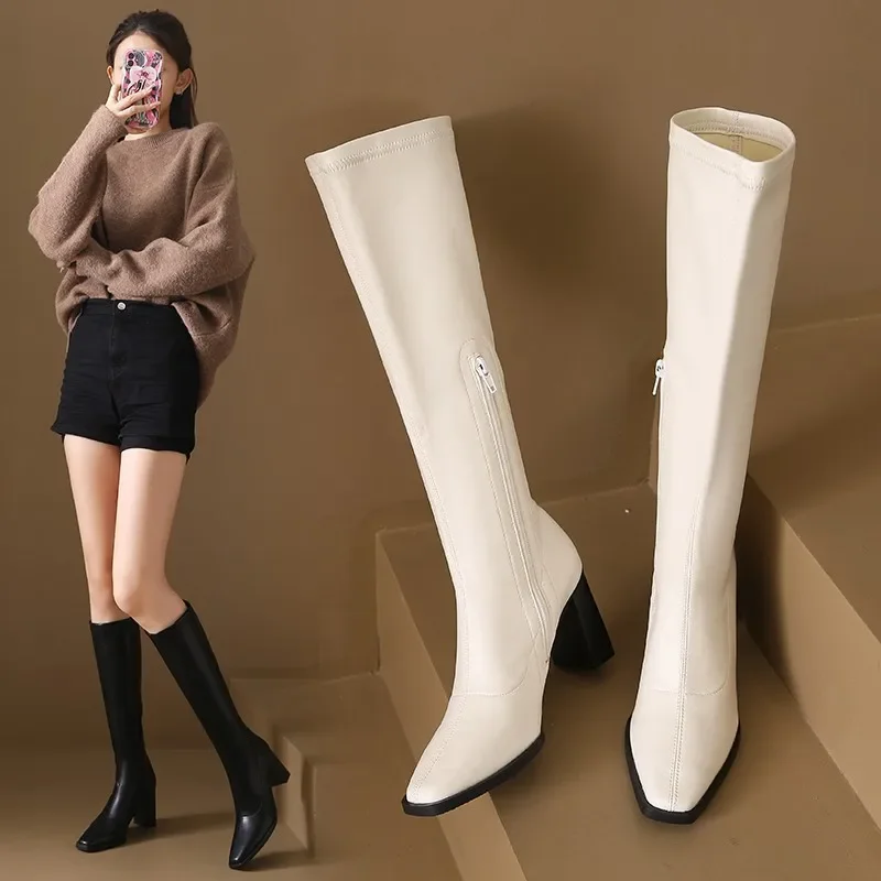 Botas hasta la rodilla de tacón alto con punta puntiaguda para Mujer, zapatos blancos cálidos a la moda, invierno, 2023