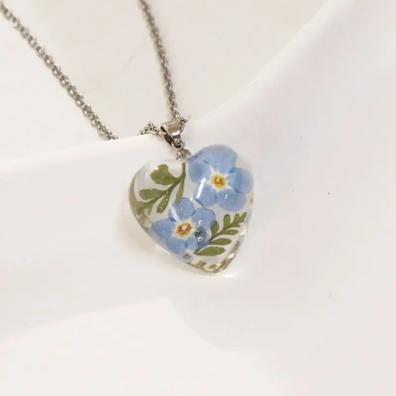 

Twelve Months Series Natural Flower Charm Neckalce Handmake Epoxy Resin Pressed Flowers Heart Pendant Chain Necklaces Wholesale