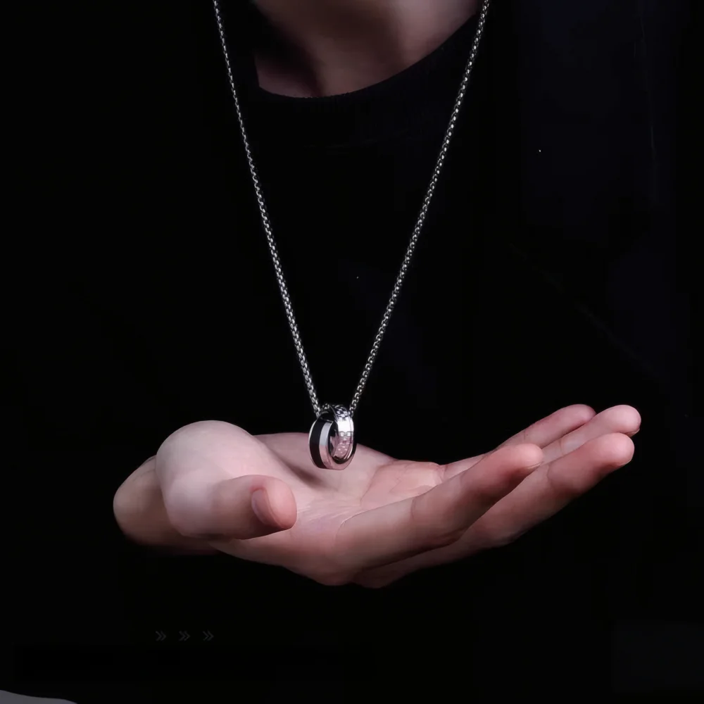 Retro-Doppelring-Anhänger-Halskette für Damen und Herren, luxuriöser Titanstahl, nicht verblassend, Pulloverkette, Hip-Hop-Paarschmuck, Kpop-Geschenk – Detail 8