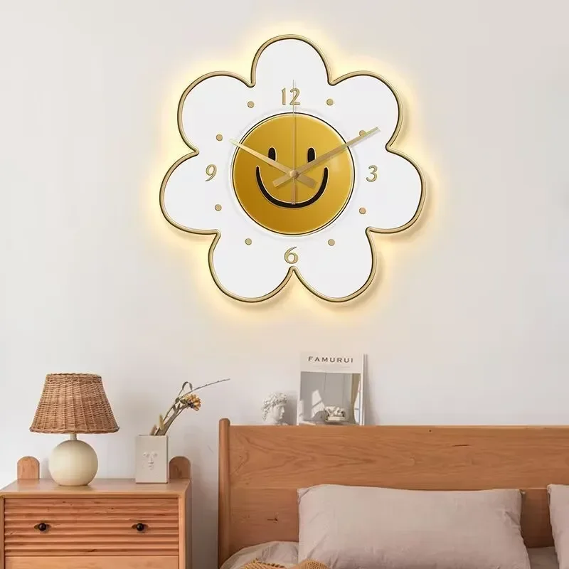 Sunflower Four-leaf Clover Cartoon Silent Decorative Wall Clock Living Room Children's Room Office Decorative Wall Clock