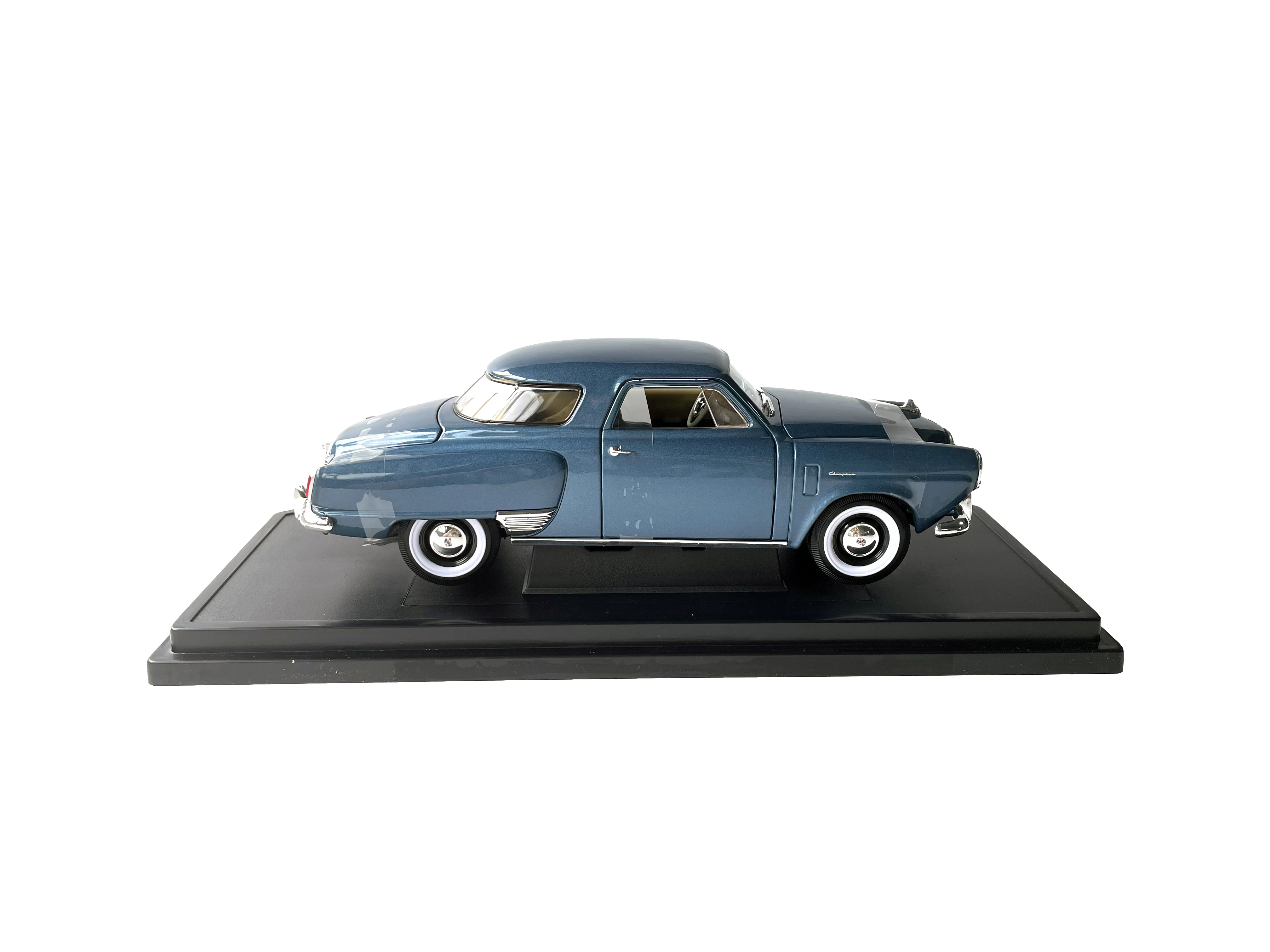 High Quality Die cast Zinc Alloy cars model 1/18 Scale 1950 Studebaker Champion Vintage Car Model with Stock.