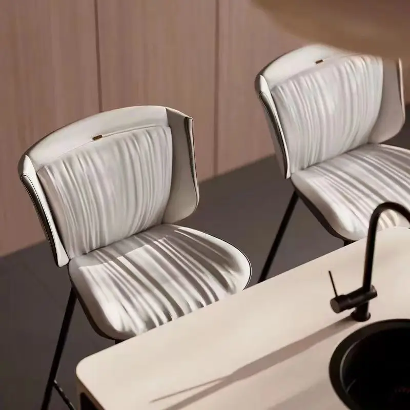 イタリアのシンプルで豪華なバースツール - ホームバー、商業ラウンジ、レセプションエリア用のモダンな背の高いバースツール バースツール