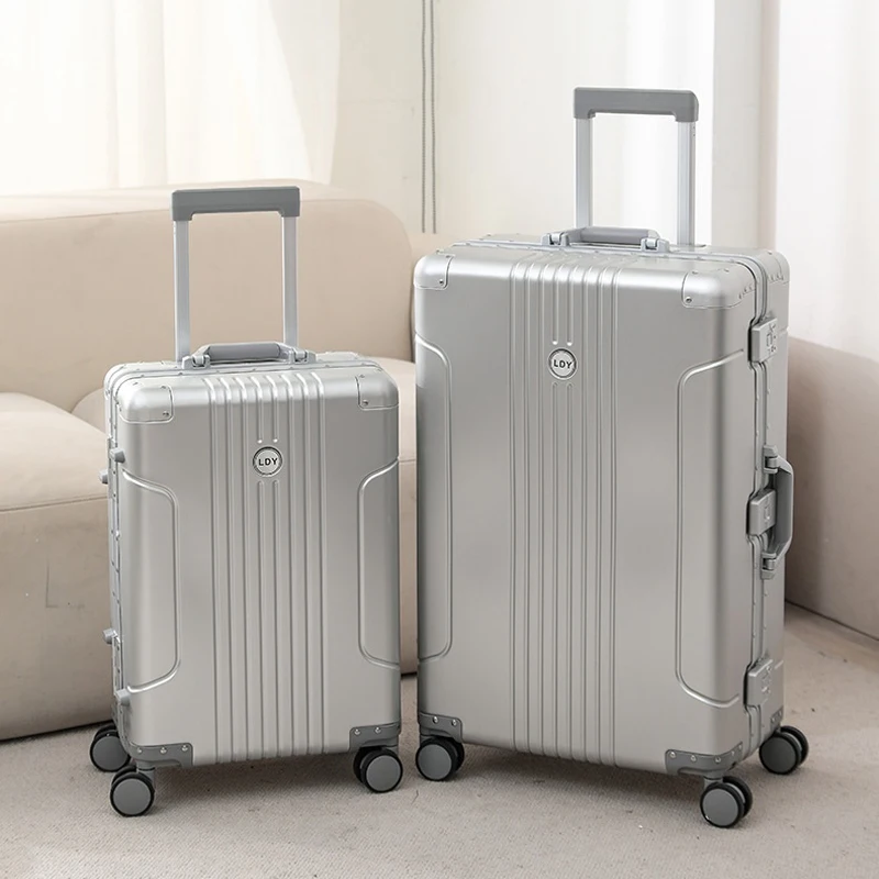 

Полностью дорожный чемодан из алюминиево-магниевого сплава с кодовым замком TSA и переносом на поворотных колесах 28-дюймовый металлический ручной кладь