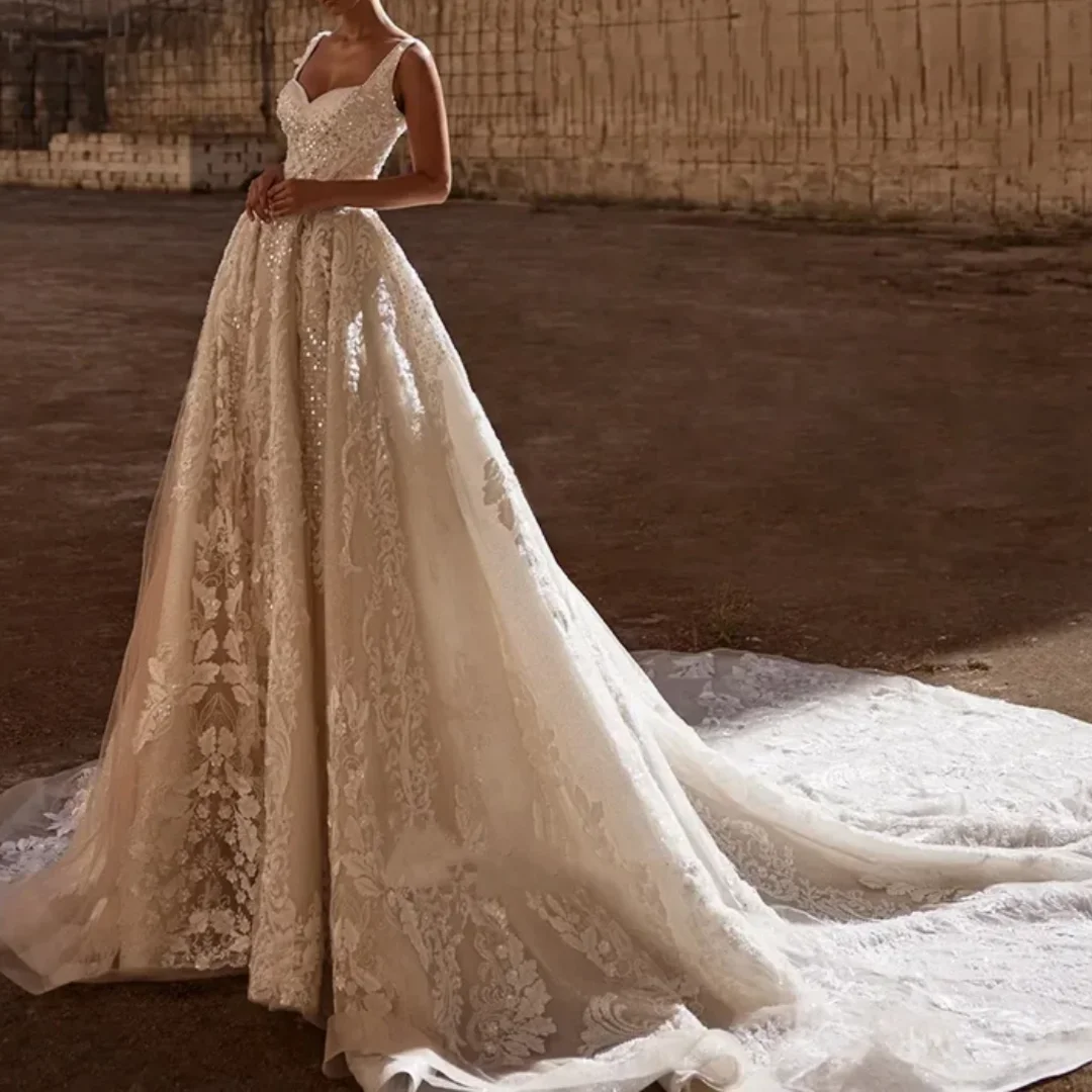 

Luxury Sparkling V-neck Wedding Dress Palace Train Robe Princess Wedding Dress A-line Lace Decal Wedding Dress Customized