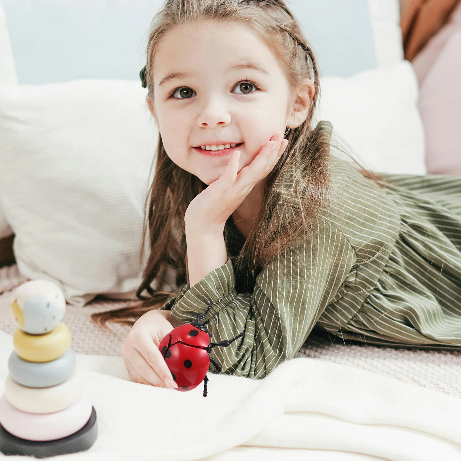 แมลงเต่าทองไขลาน 4 ชิ้น สำหรับเด็ก ของเล่นแมลงคลาน ของชำร่วยงานปาร์ตี้ ของตกแต่งธีมสัตว์ แมลงจำลอง ของเล่นสร้างสรรค์