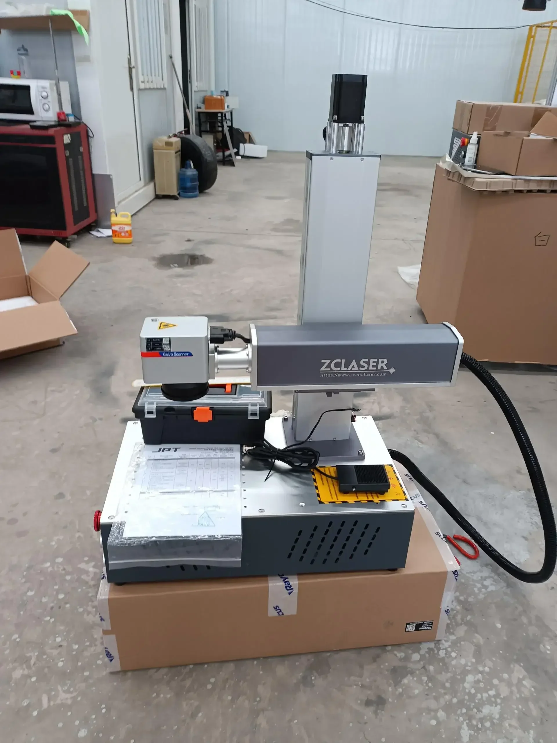 New 2.5D 3D Mopa 60W M7 80w Fiber Laser Marking Machine Laser Engraving Price For Metal Mold Surface Marker