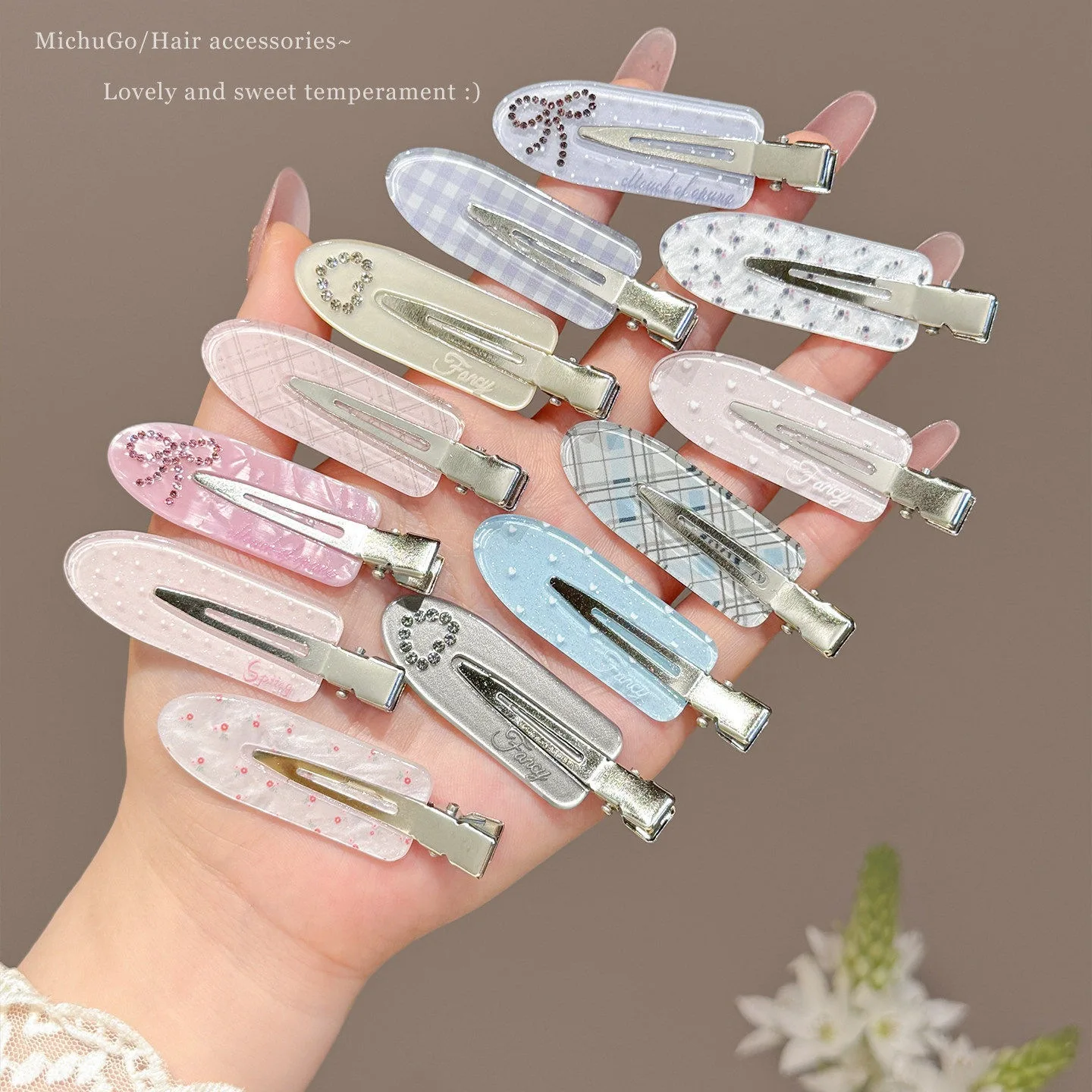 3-teiliges Set Süße Liebes-Strass-Haarspangen, Seitliche Pony-Clips, Niedliche Spurlose Haarklammern, Kopfschmuck-Set – Detail 2