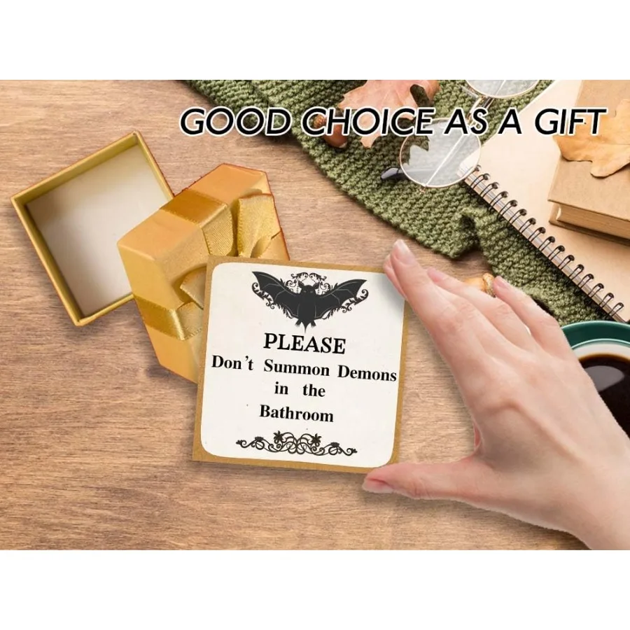علامة خشبية قوطية لديكور الحمام يرجى عدم استدعاء الشياطين في الحمام هدايا مكتب المنزل المضحكة للرجال والأصدقاء Cowork