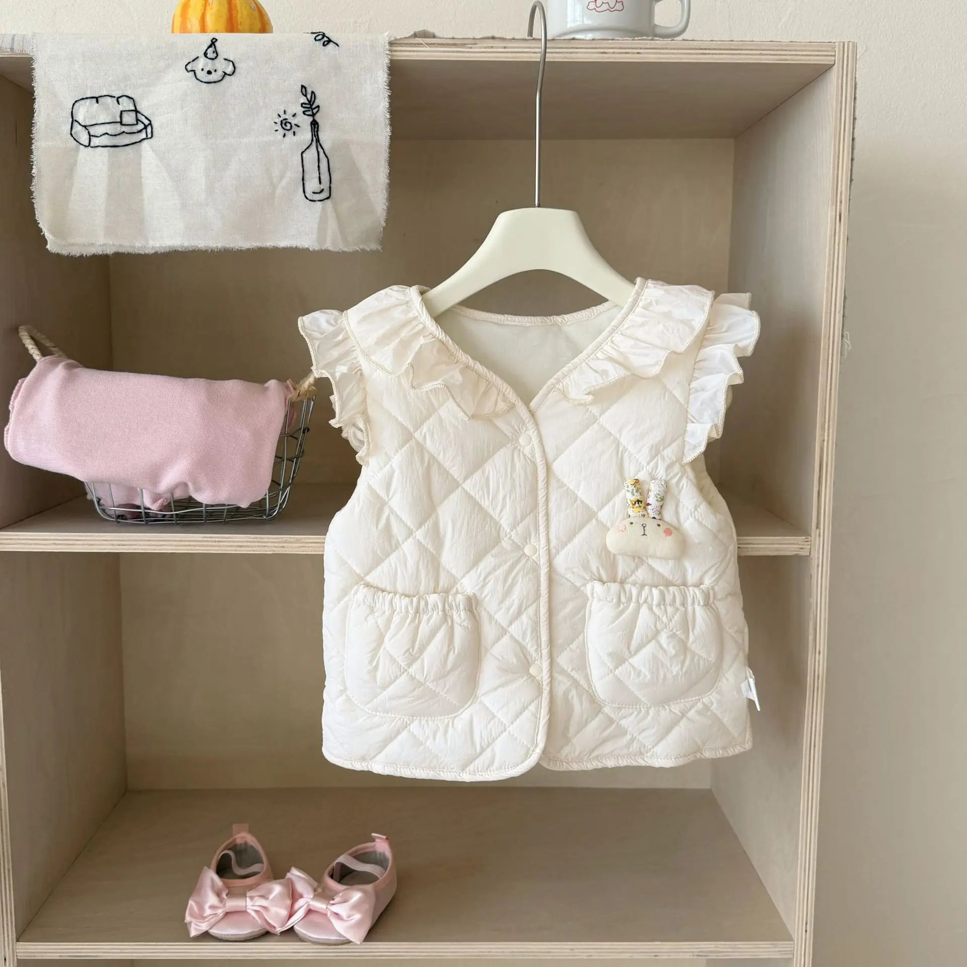 

Новая осенняя детская одежда для детей 1-3 лет, милый толстый бархатный жилет для маленьких девочек, кружевной жилет