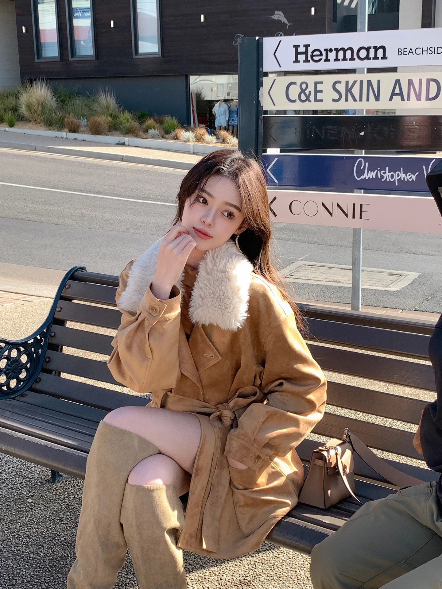 Winter Old money style wool collar suede eco-friendly fur coat for women Khaki thick coat with added fleece