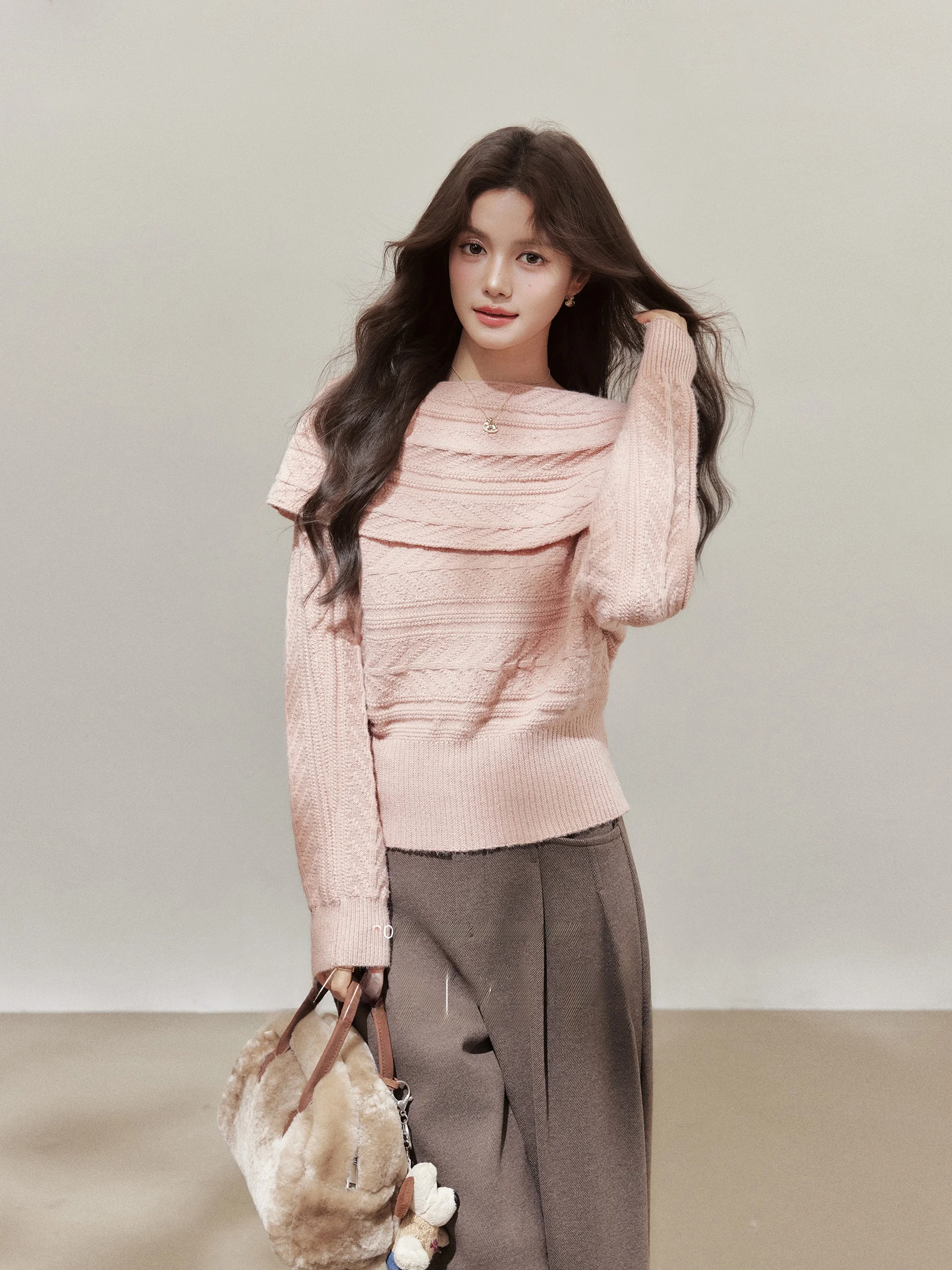 

Pink Knitted Crop Top for plus Size Women Loose Fit Ele Sle Long Sve Turtlene with Twist Design ort Length