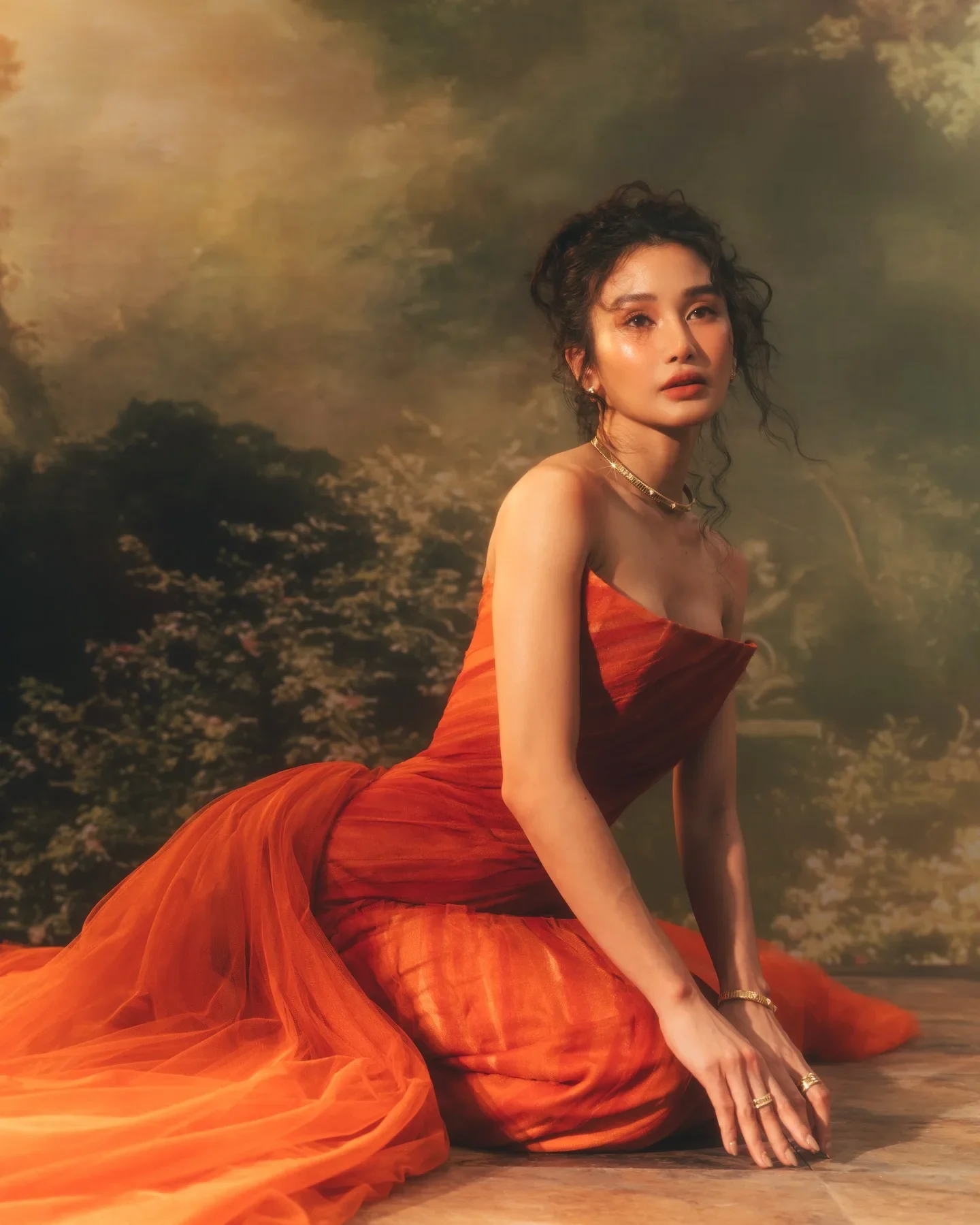 Modieuze verbrand oranje lange rechte formele jurken van tule met afneembare sleep strapless formele feestjurk met veters