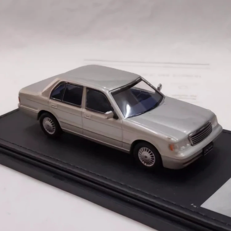 Diecast Alloy 1:43 Scale CROWN 1990s Sedan 133 Vintage Cars Model Silvery Adult Toys Classics Souvenir Gifts Static Display