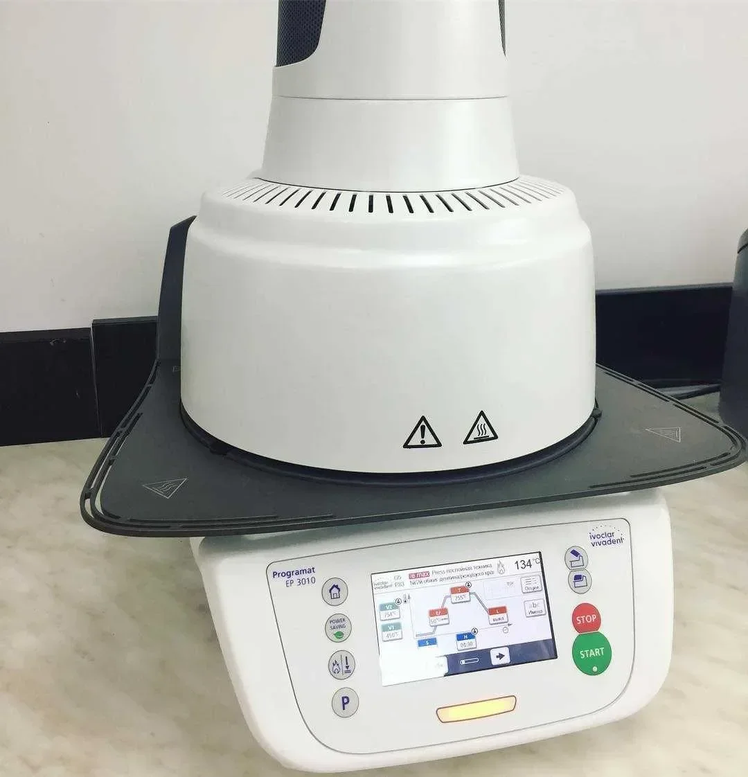 

FAST MOVING SALES ON Summer now!!! Ivoclar programmat EP 3010 Furance in dental ceramic with pump