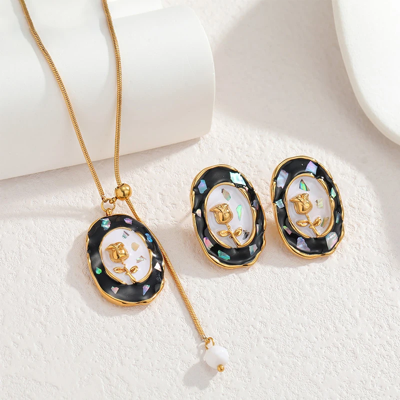 EILIECK Ovales Emaille-Blumen-Halsketten- und Ohrring-Set, Trendiger Edelstahl-Schmuck, Wasserdicht, Goldene Textur für Damen – Detail 14