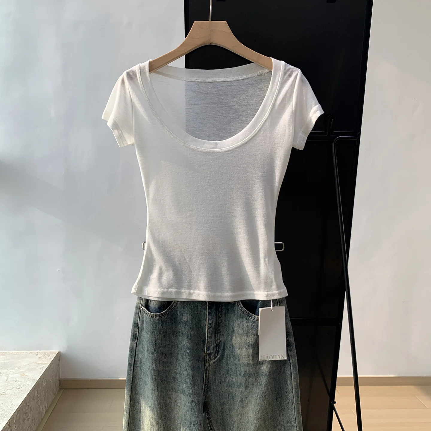 Slim Fit U-Neck Short Sleeve T-Shirt Women's Summer New Style Unique Design Sweat Absorbent Korean Version  Color Top