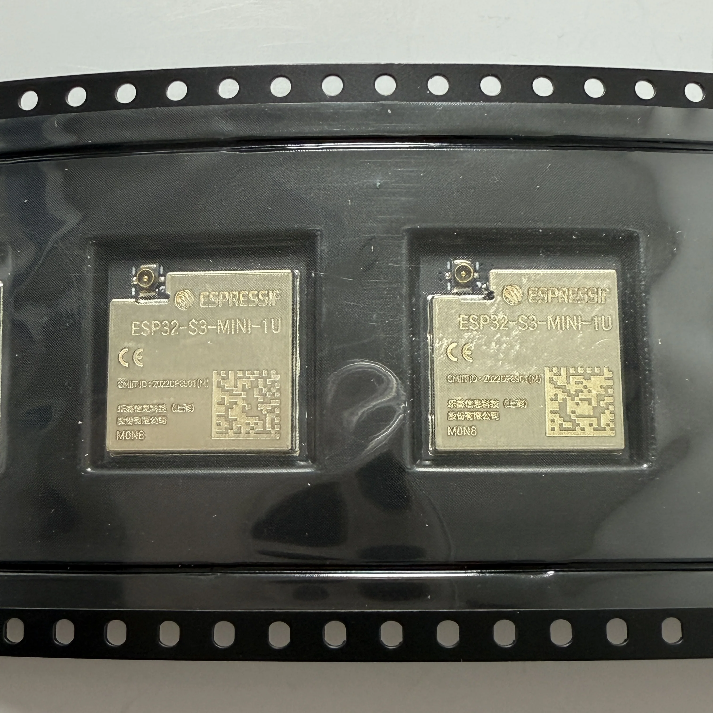 

2 шт./лот ESP32-S3-MINI-1U-N8 (модули Wi-Fi)