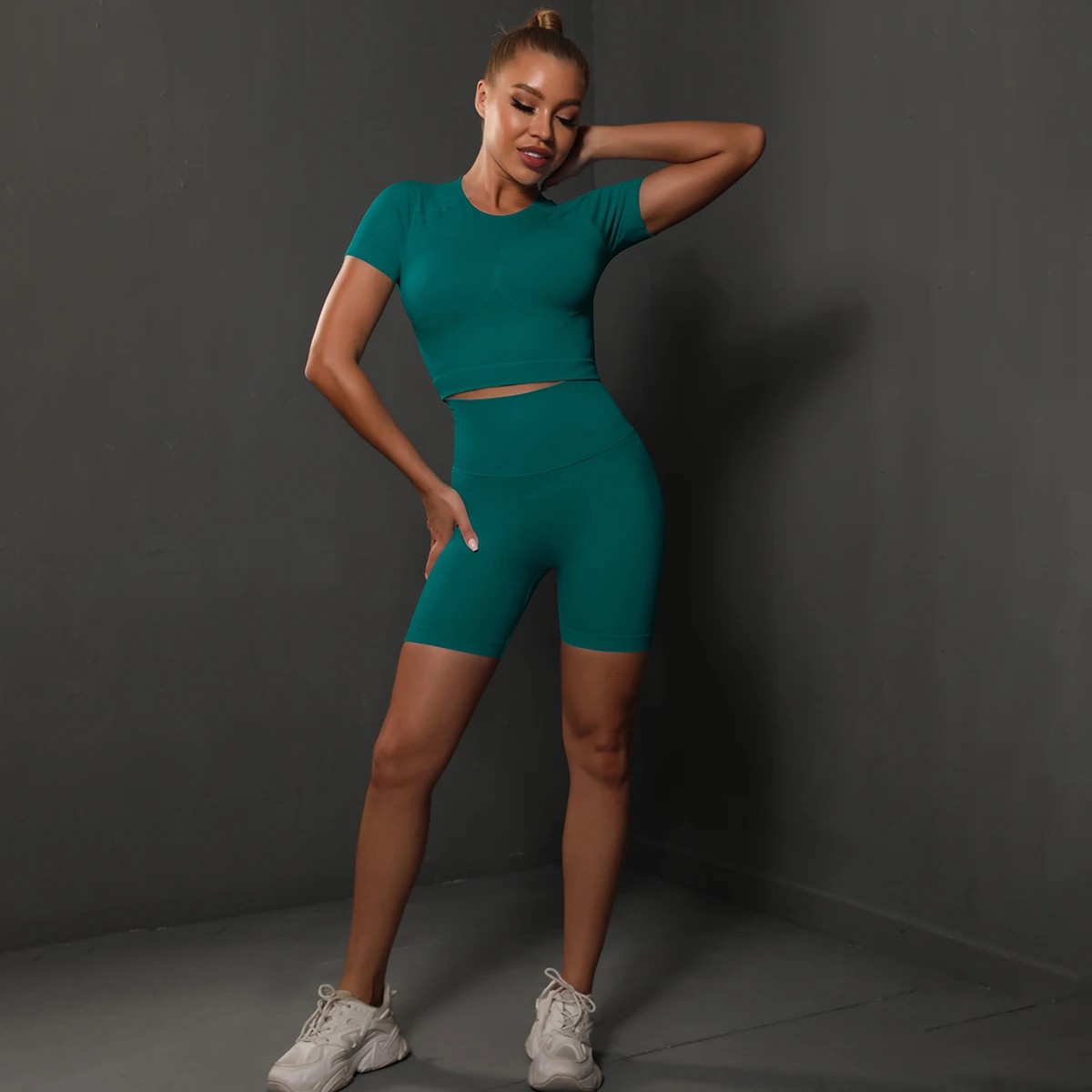 

Сплошной цвет комплект для йоги для женщин, летняя дышащая футболка, шорты для спортзала, комплект спортивной одежды для фитнеса, бесшовные шорты для йоги с высокой талией