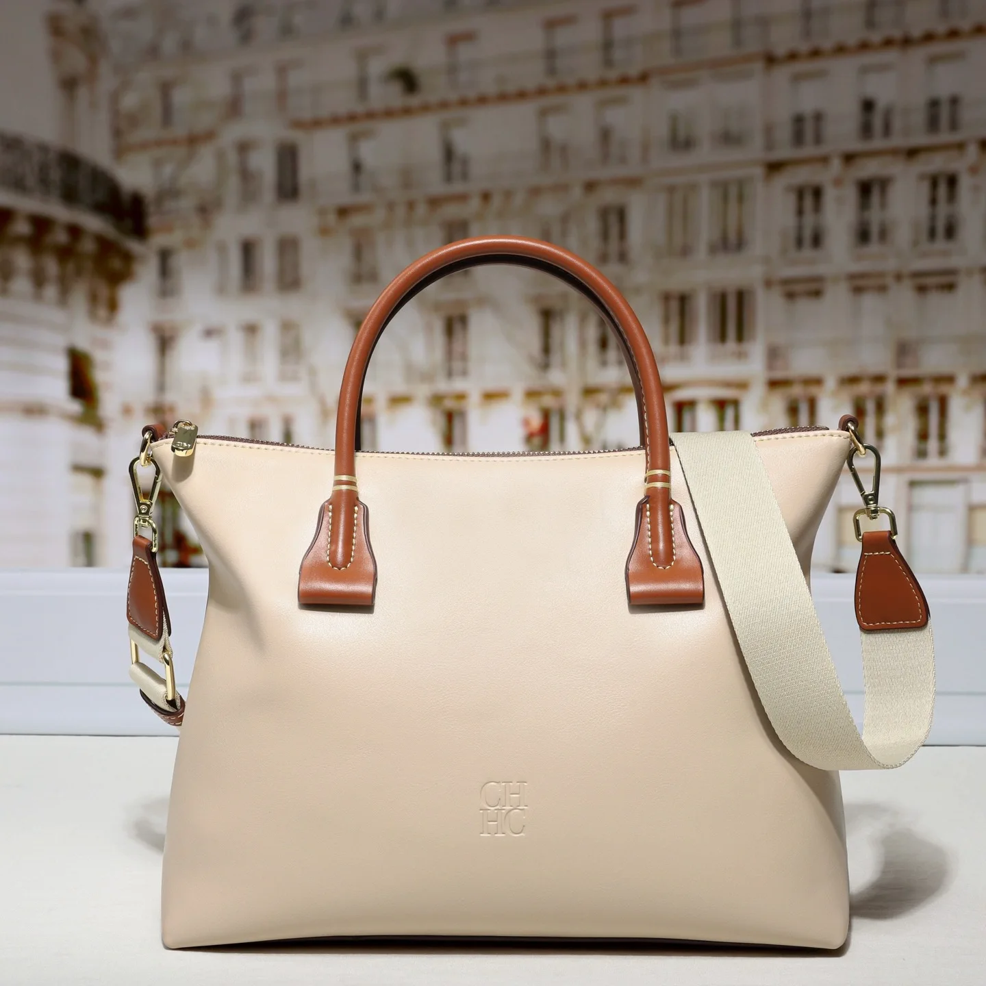 

Chic Minimalist Women's Underarm Bag, Wide Strap Tote Handbag Perfect for Daily Commute, Work, Shopping & Weekend Getaways