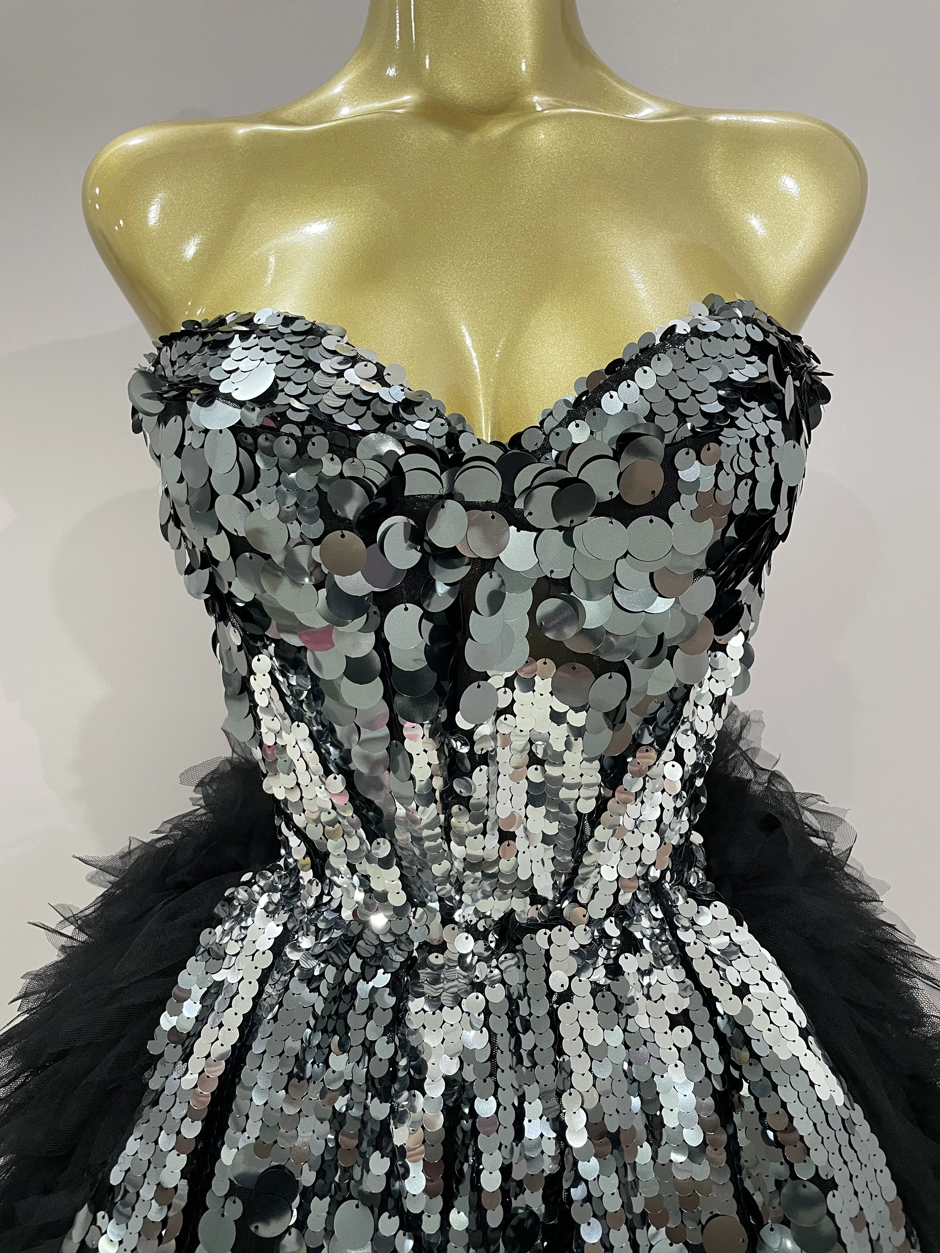 Sparkly Black Sequins 2 ชิ้นชุด 2025 ผู้หญิงชุดราตรีฉลองวันเกิดชุดไนท์คลับถ่ายภาพเวทีเครื่องแต่งกาย