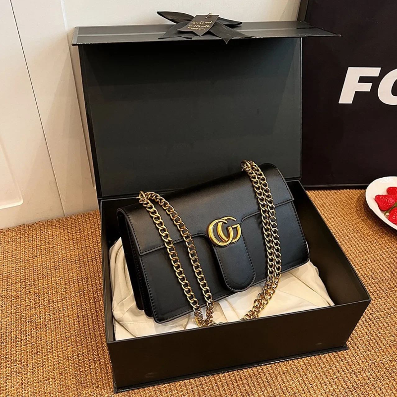 

Small Square Bag Women's 2026 New Fashion Versatile Chain Bag Retro Niche Going Out Messenger Bag Shoulder Messenger Bag