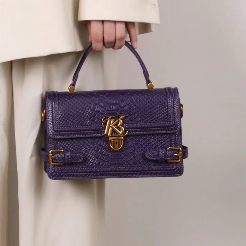 

2025 Fashion New Light Luxury Exquisite Women's Handbag with High Texture Belt Design Serpentine Single Shoulder Crossbody Bag