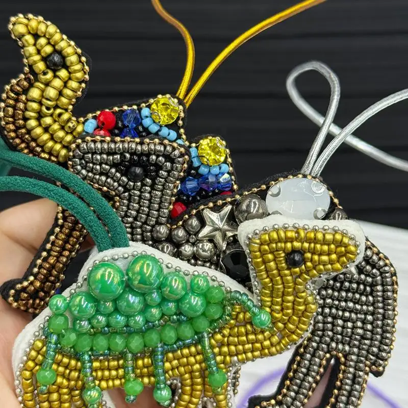 Insignia de cuerda, Animal Camel, cuentas, diamantes de imitación, bolso de lentejuelas, cordón, correa para muñeca, accesorios DIY