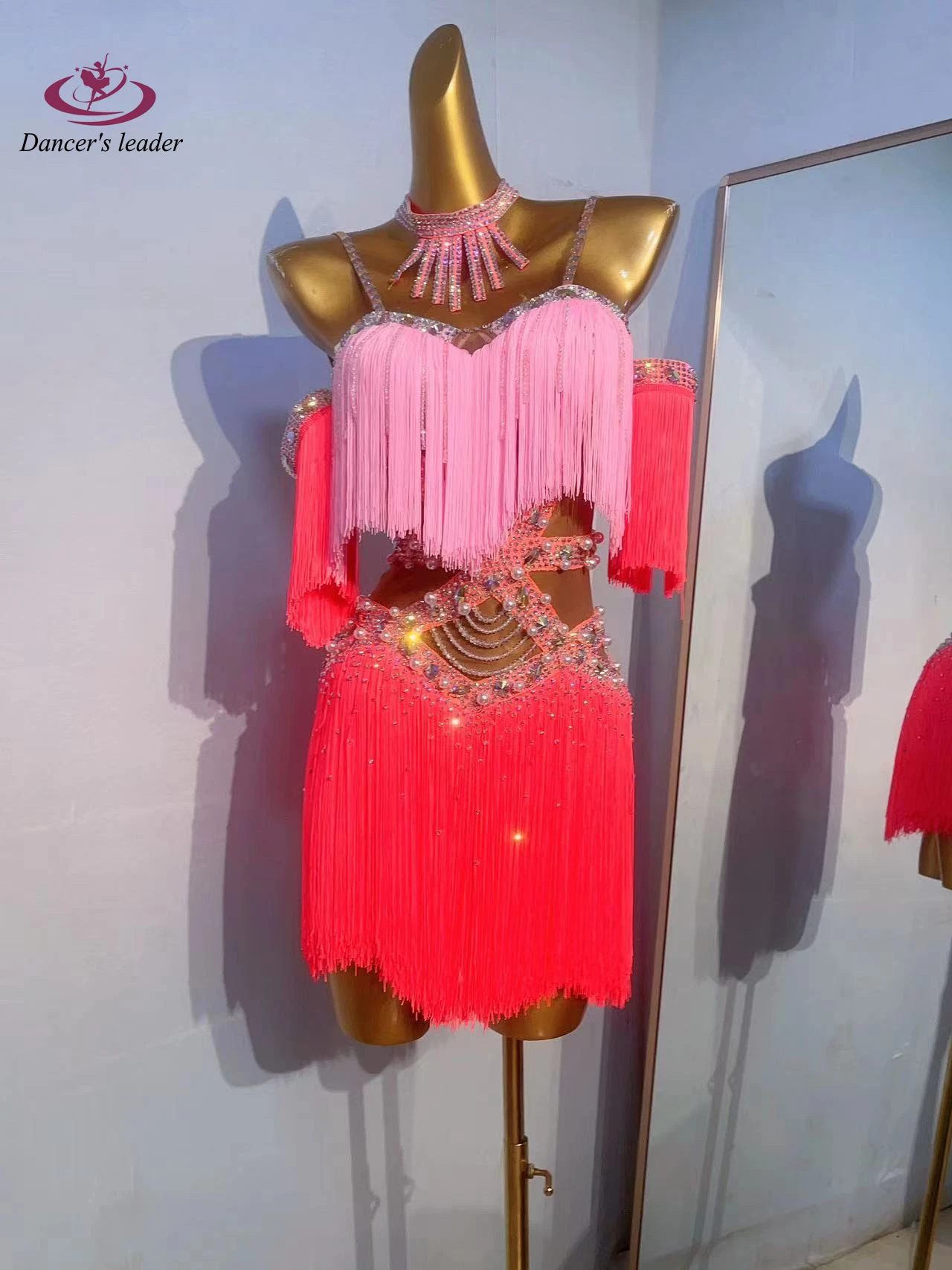 Concorso di danza latina abito da donna di fascia alta personalizzato bicolore fatto a mano con nappe Samba Performance con strass