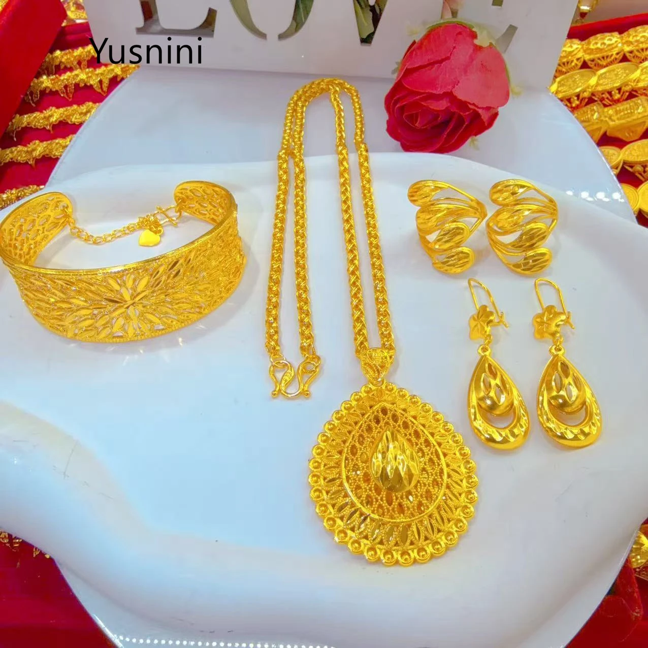 

New Dubai Fashion High end 24K Gold Plated Necklace Earrings Rings Bracelets Exquisite Engagement Party Jewelry Set for Lovers