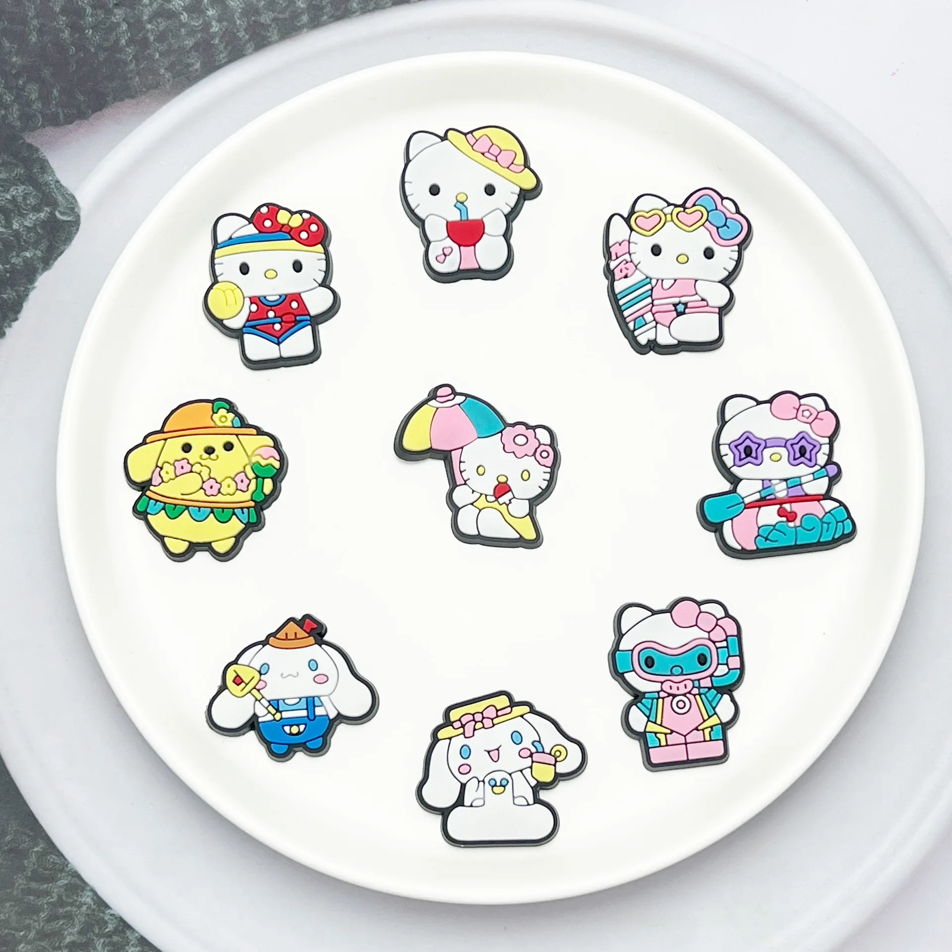 Cute 12/20PCS hello kitty Cinnamoroll Shoe Charm Mix Wholesale PVC Decor bag wristband Buckle Detachable Waterproof To Xmas Gift