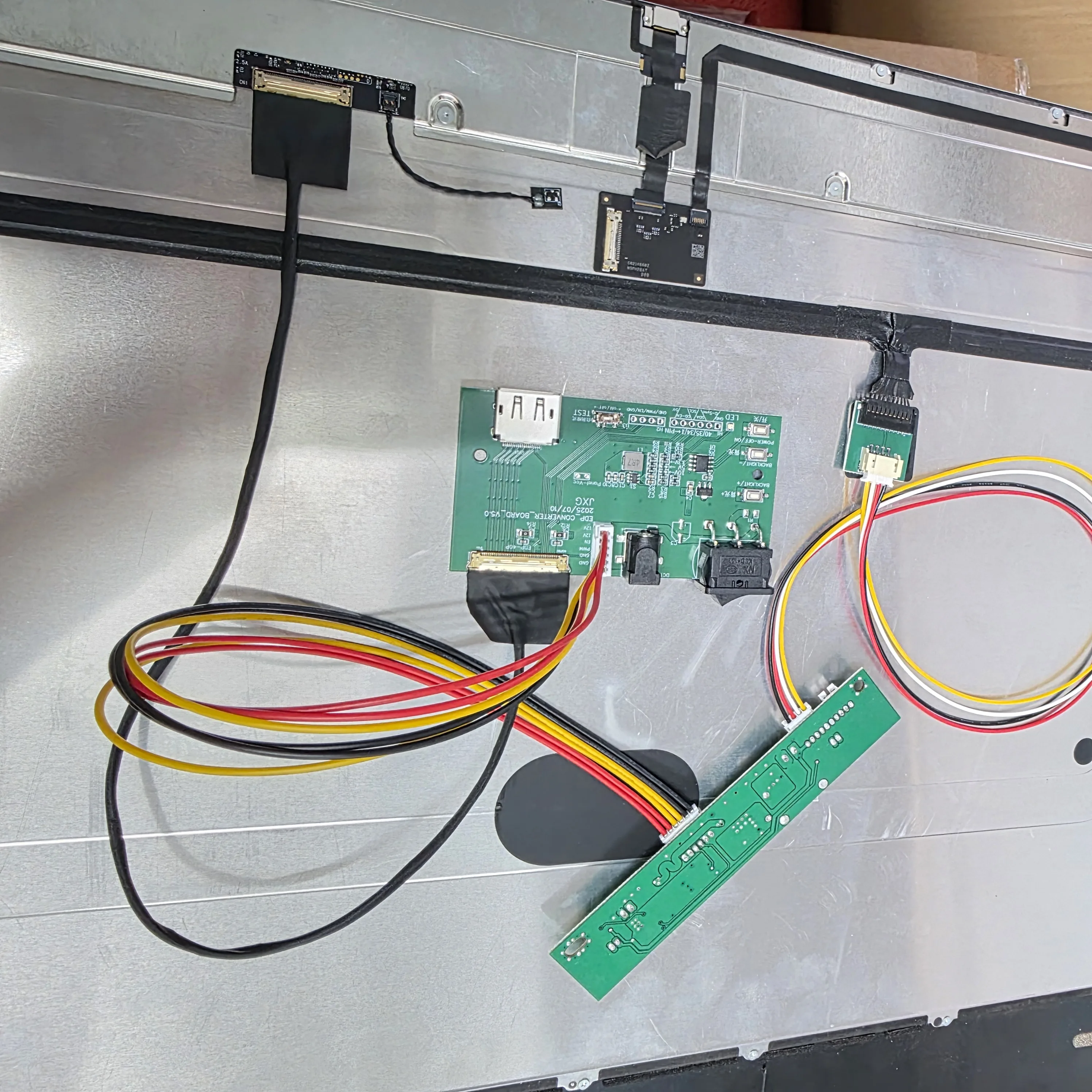 LM235UH1 LCD-Treiberplatine Testplatine 12V Stromversorgung DP-Eingang Display-Bildschirmmodul Treiberzubehör – Detail 4
