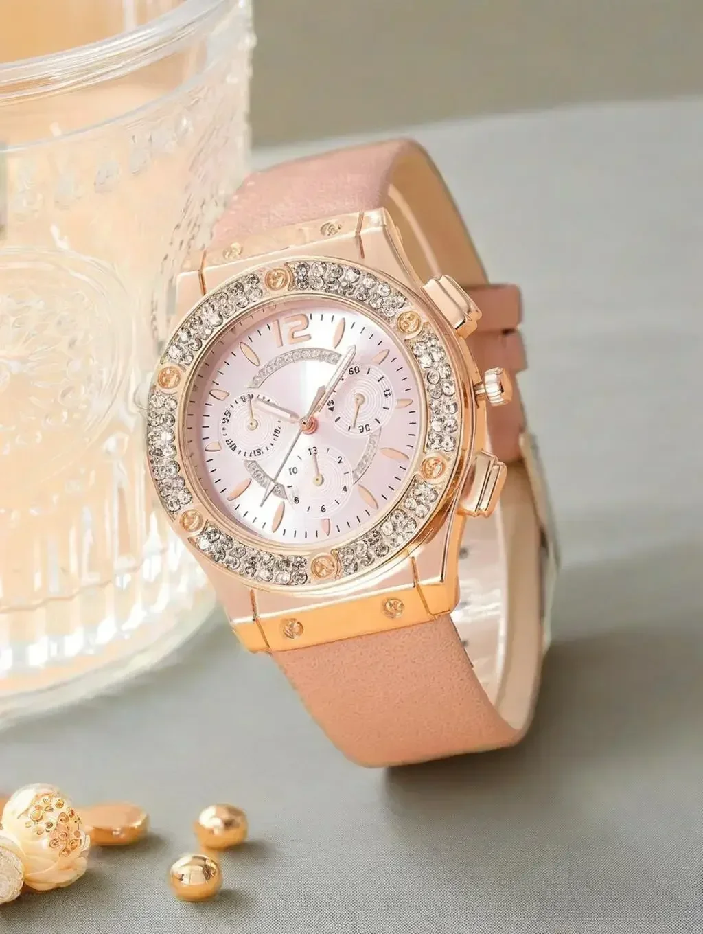 Ladies' watches are versatile in temperament, fashionable, simple and trendy in style, and ladies' quartz watches