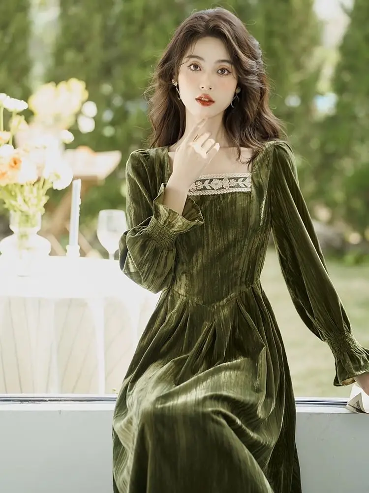 Robe en velours vert vintage pour femmes, col carré, dentelle, patchwork, manches évasées, robes longues en velours mince, style français, 2025