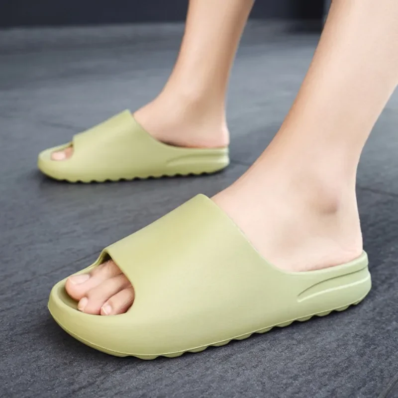 New men's summer slippers ladies indoor home bathroom leisure slippers couple EVA sandals slippers outdoor beach shoes