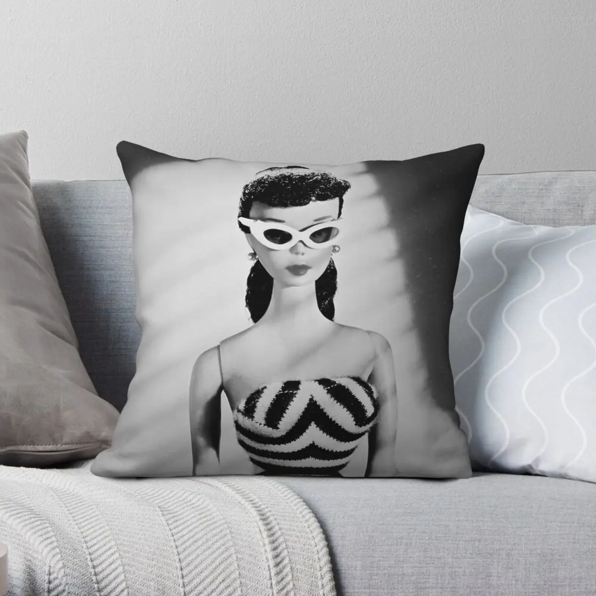 Retro Doll Black White Frame Pillowcase Polyester Linen Velvet Printed Zip Decorative Home Cushion Case 18