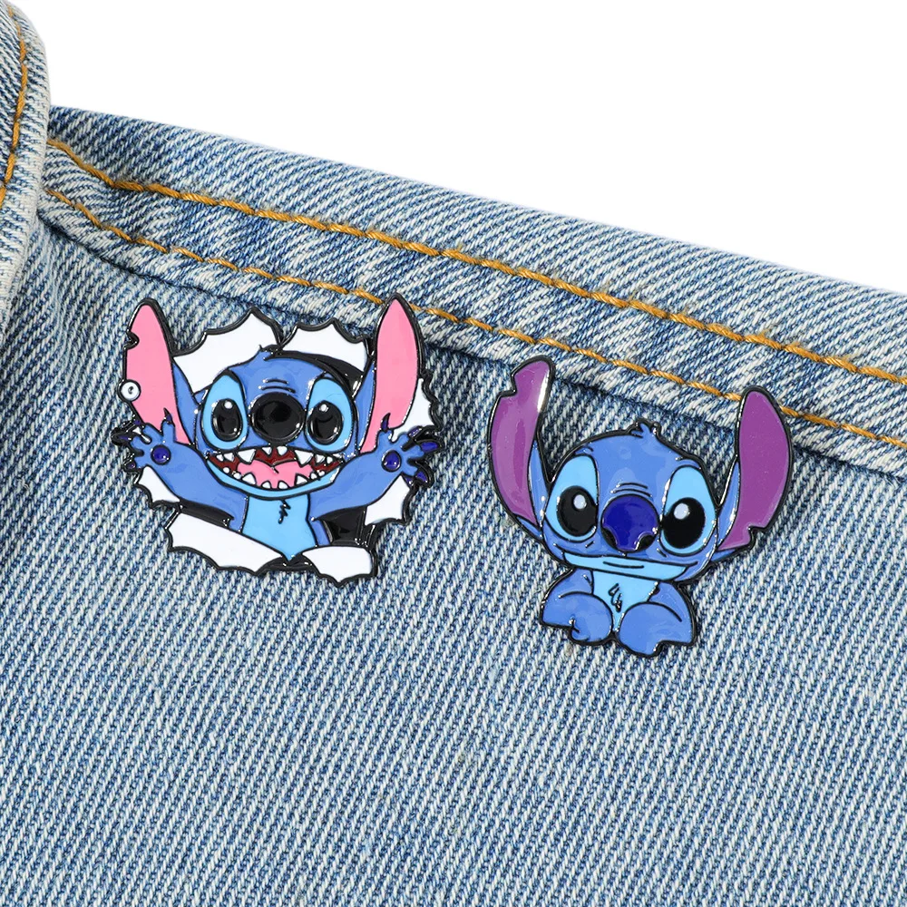 Insignia de botón de la serie Stitch de Disney, insignias de Metal de dibujos animados, accesorios de decoración para bolso de camisa a la moda, regalo de cumpleaños creativo