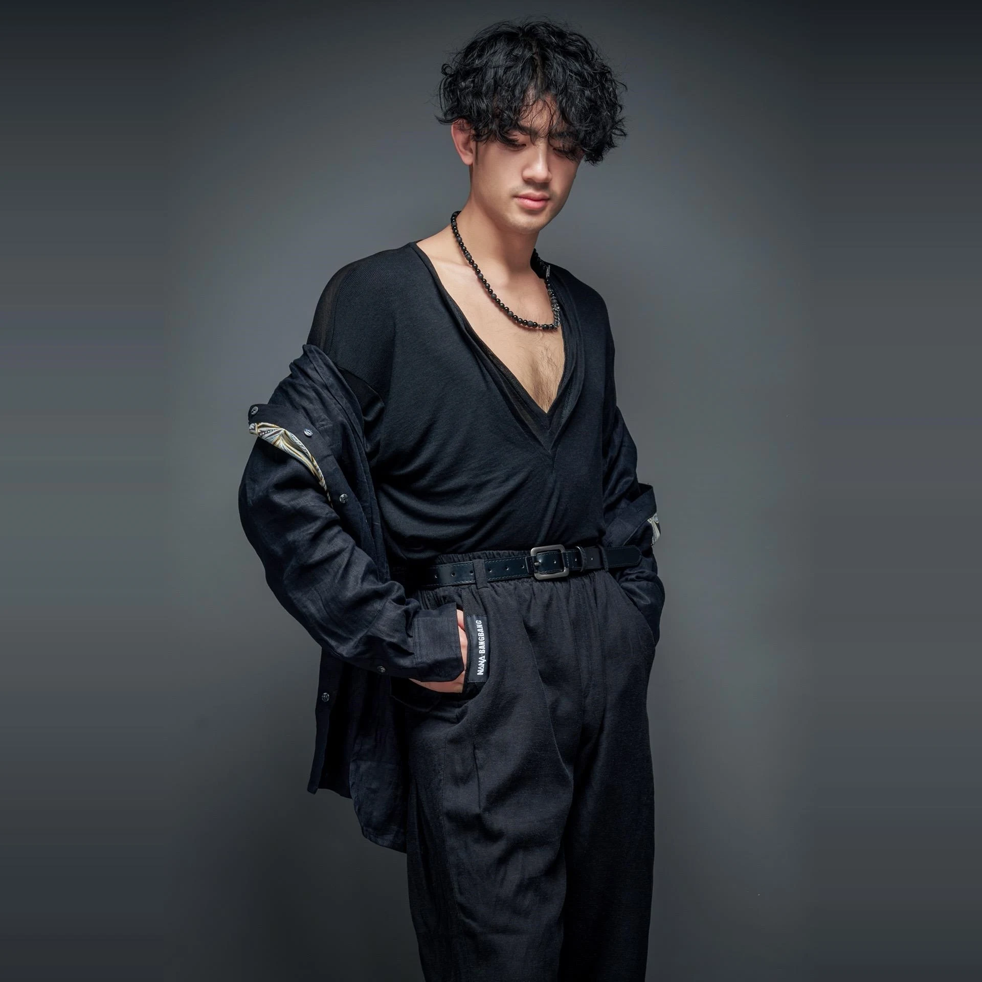 الرجال اللاتينية ملابس الرقص الأسود الخامس الرقبة قمم طويلة الأكمام ممارسة الملابس الذكور تشا تشا رومبا السالسا ملابس الرقص التدريب أعلى 24333