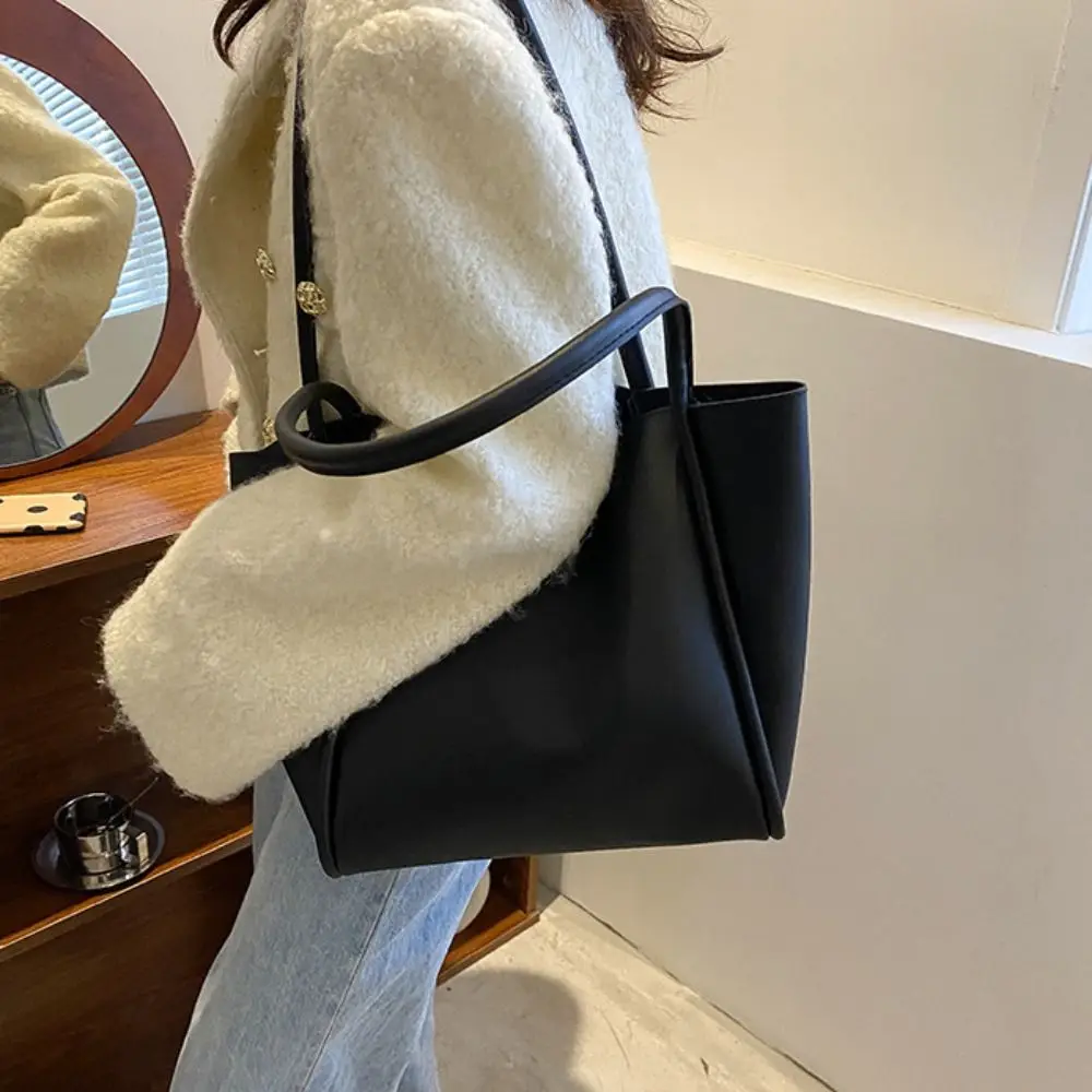

Ins Large Capacity PU Leather Shoulder Bag French Style Simple Casual Retro Underarm Bag Handbag New Design Tote Bag Girls