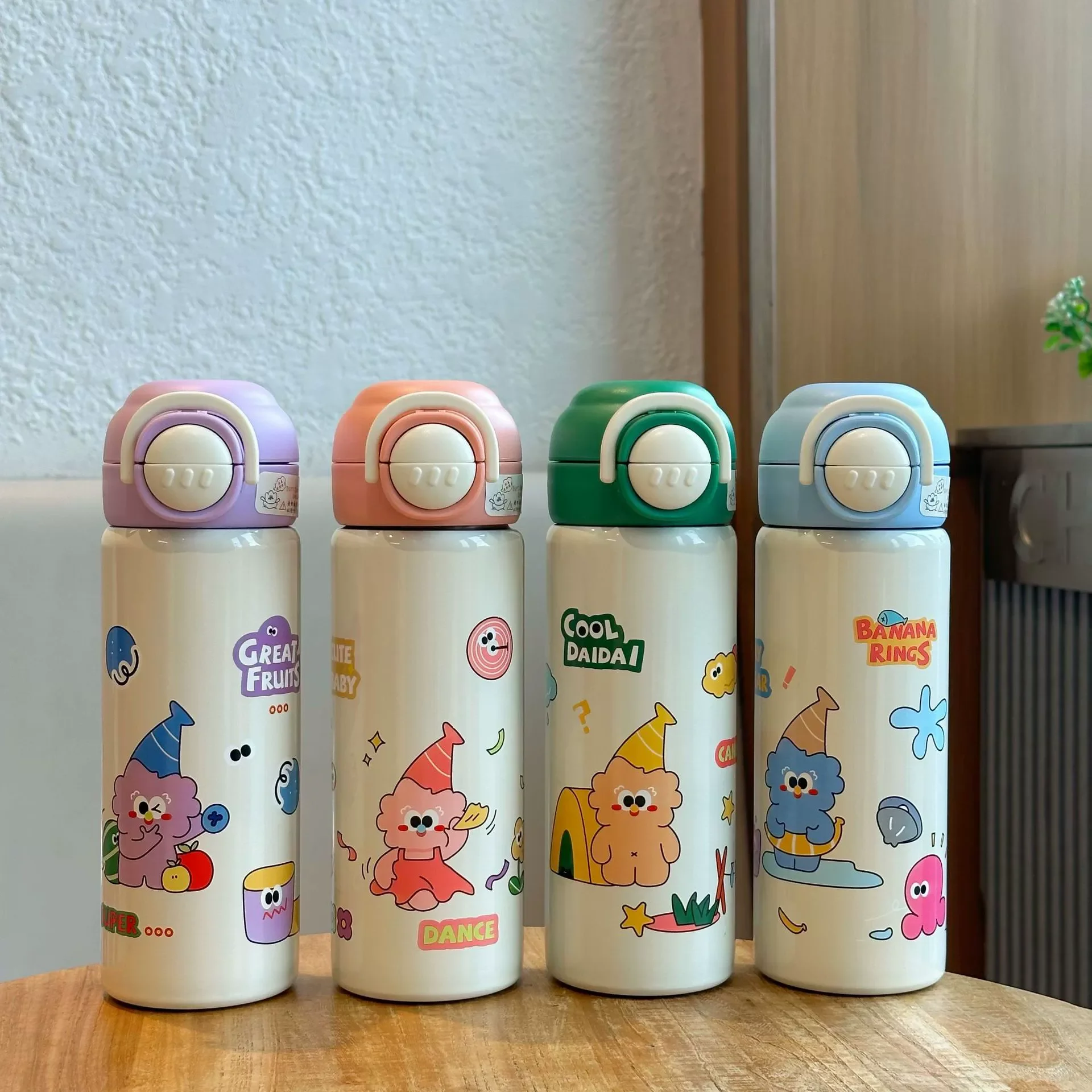 

Children's 316 Stainless Steel Thermal Cup,Cute Cartoon Water Bottle,Anti-Slip & Anti-Fall, BPA-Free,Ideal Gift for School 550ML