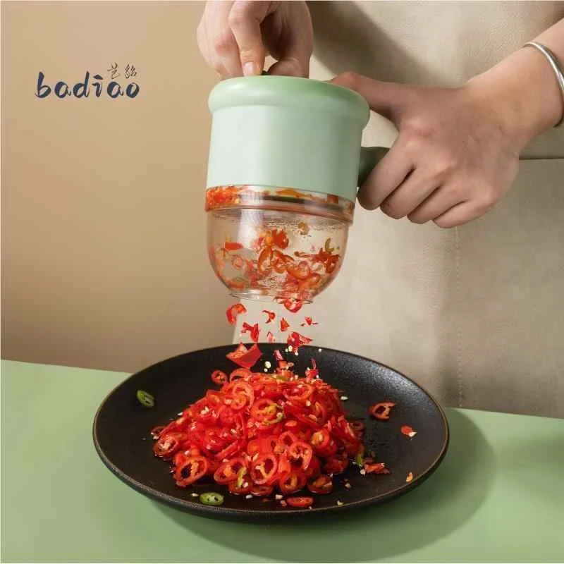 

Kitchen Vegetable Cutter Onion Garlic Slicer Multi-Function Food Procor Plastic Material Easy to Clean Durable