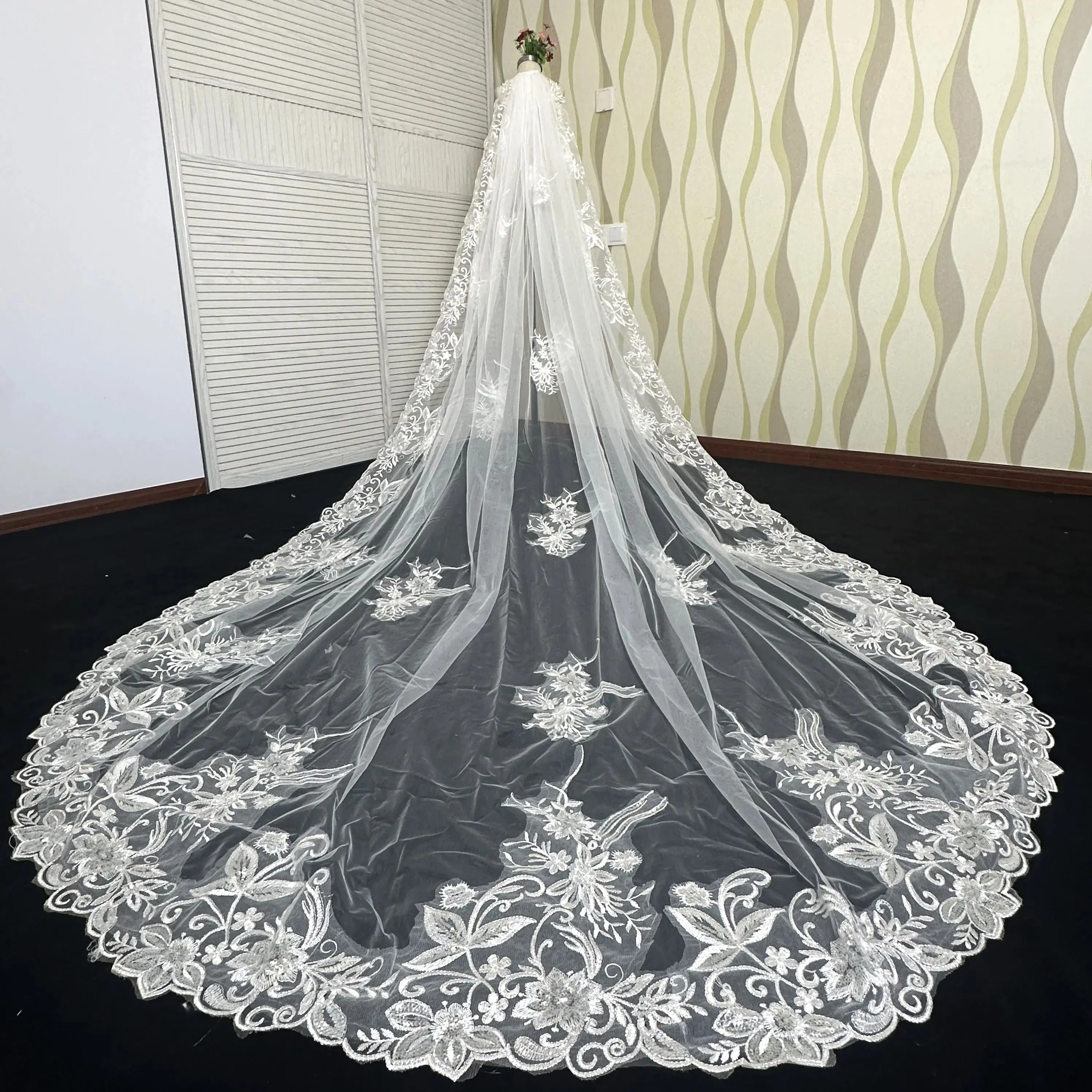 

New Arrival White Ivory 3.5 Meter Long Wedding Veils Lace Appliques Boda velo de novias Bride wedding accessories Mariage